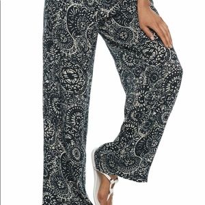 NWT Black/White crinkle wide leg pants